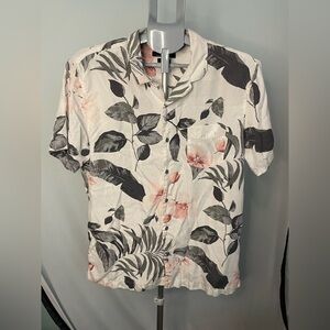 Marc Anthony slim fit button down. Hawaiian. Size large.